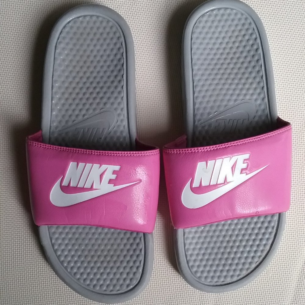 Nike Benassi JDI Swoosh Slide Sandal